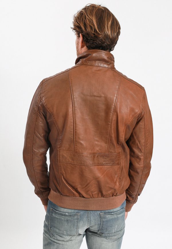 Lee Cooper