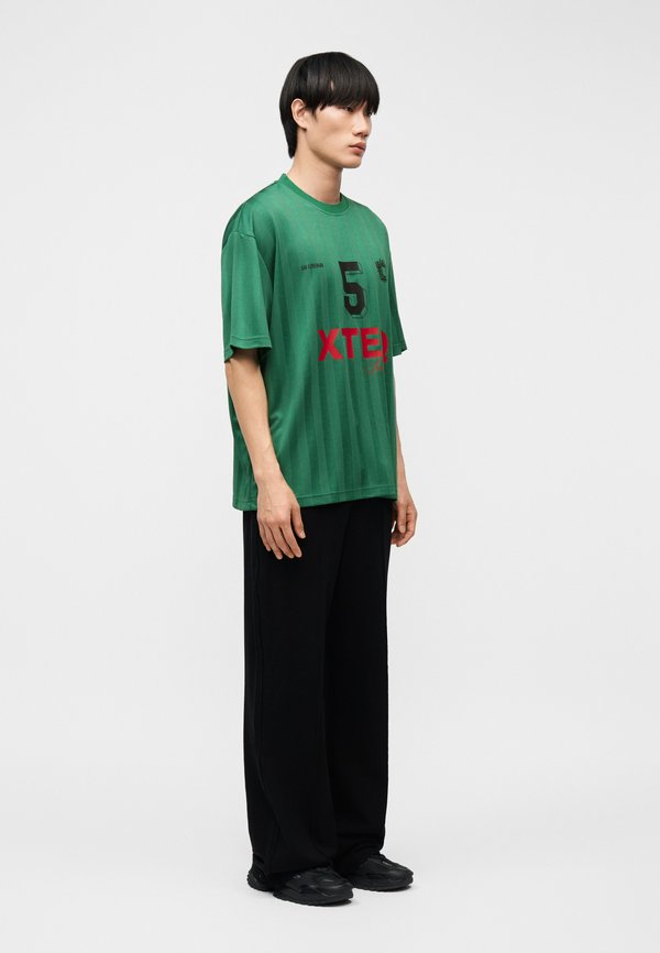 Han Kjøbenhavn PRINTED FOOTBALL TEE