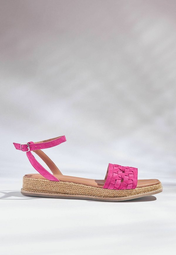 Next FOREVER COMFORT®  DETAIL WITH