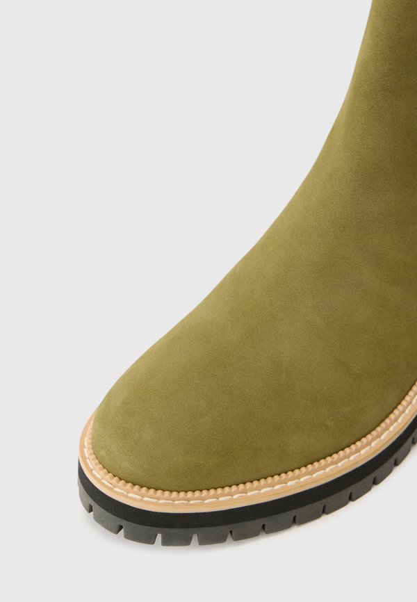 TOMS BENNET