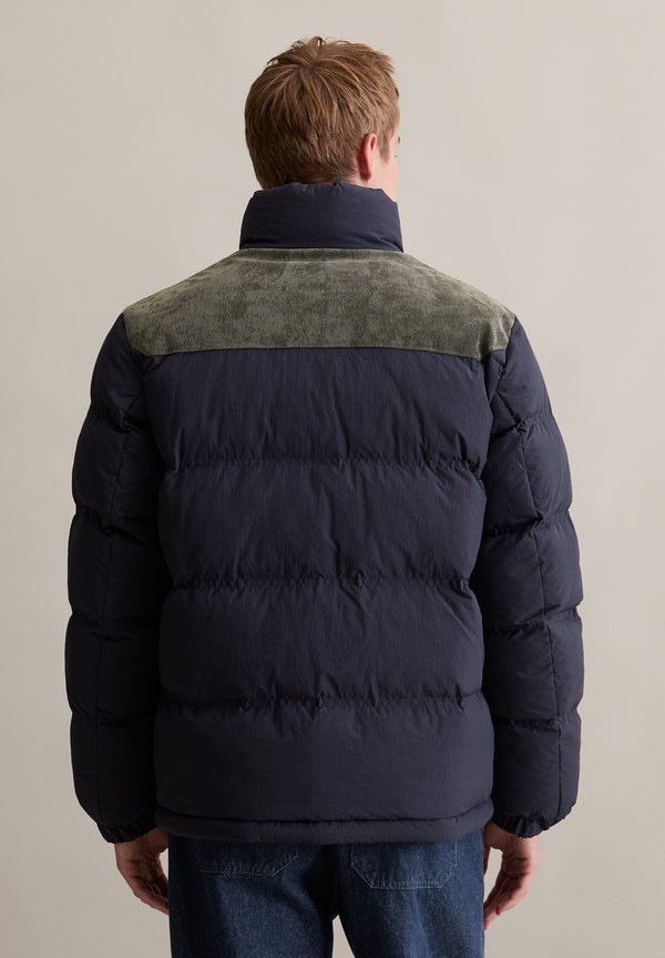 Marc O'Polo DENIM REGULAR MIT KONTRASTFARBENEN -EINSÄTZEN