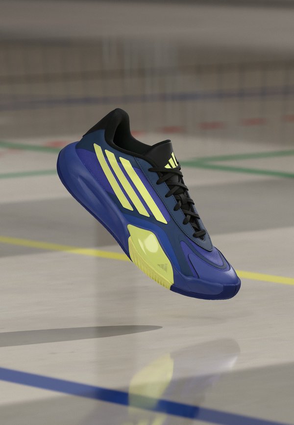 adidas Performance BREAKAWAY UNISEX - Basketball shoes - solar purple/frozen lemon/core black