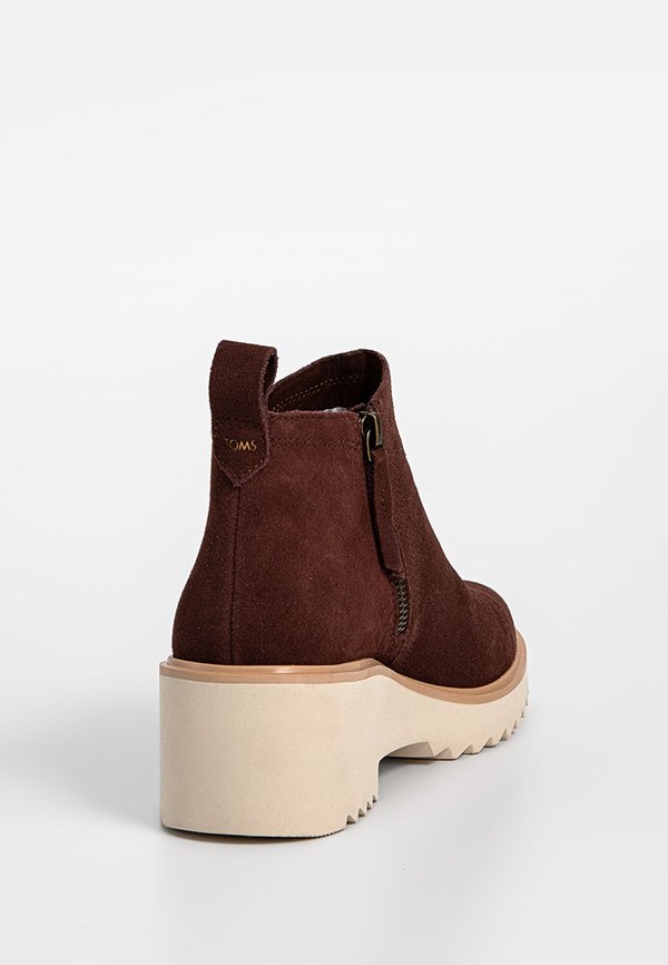 TOMS MAUDE