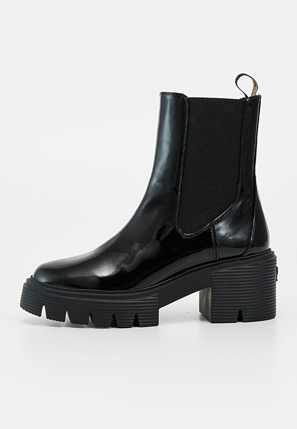 Stuart Weitzman SOHO
