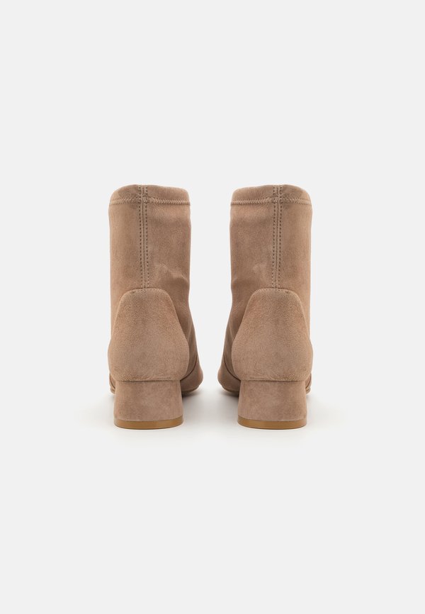 Stuart Weitzman GRACE SOCK BOOTIE