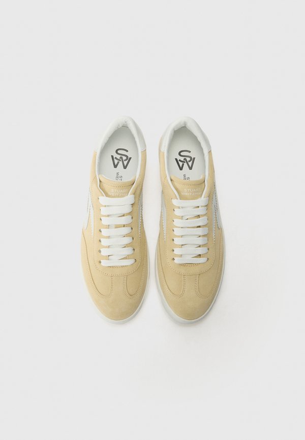 Stuart Weitzman RUNAROUND