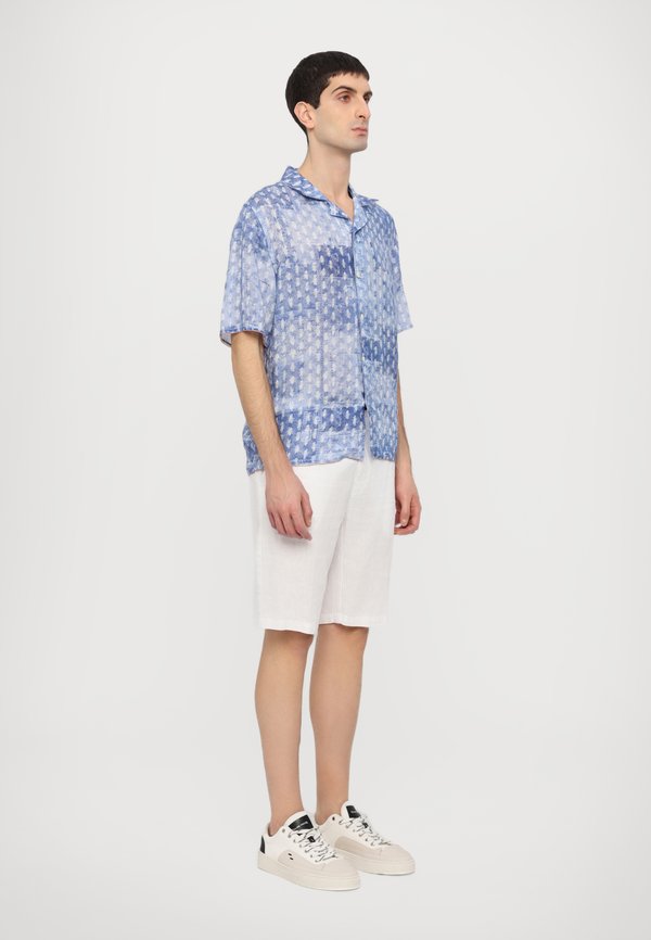 120% Lino SHORT SLEEVE  REGULAR FIT MEN SHIRT