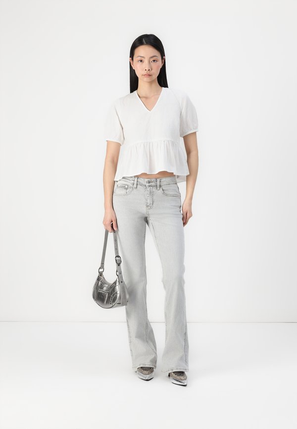 Pieces PCMONICA V NECK