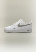 Nike Sportswear AIR FORCE 1 07' TECH ESS - Trainers - white/college grey