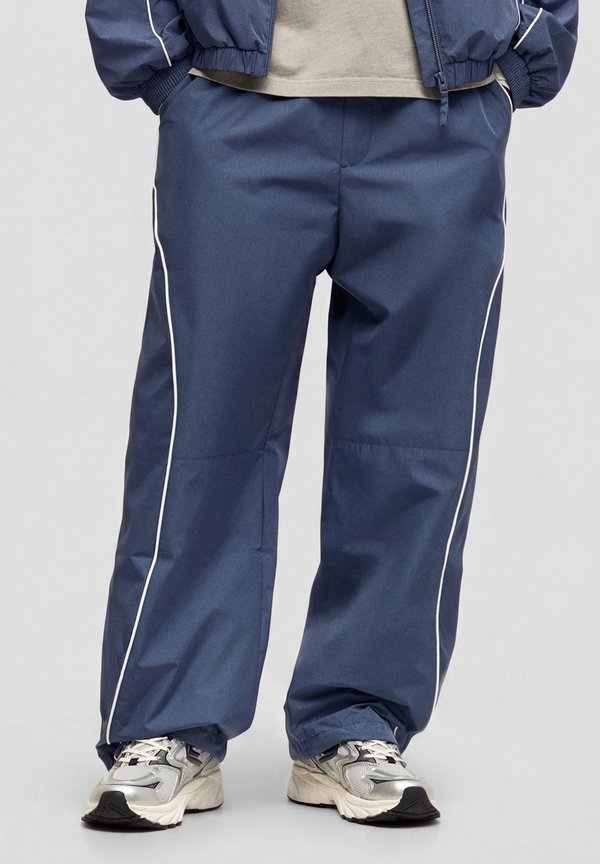 Bershka TECHNIC PIPINGS - TROUSERS - Trousers - dark blue