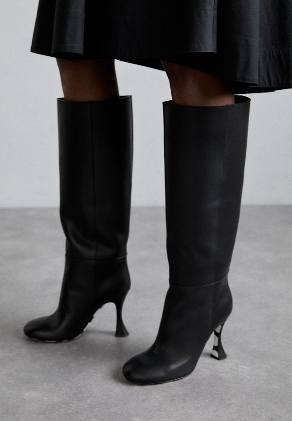 MOSCHINO