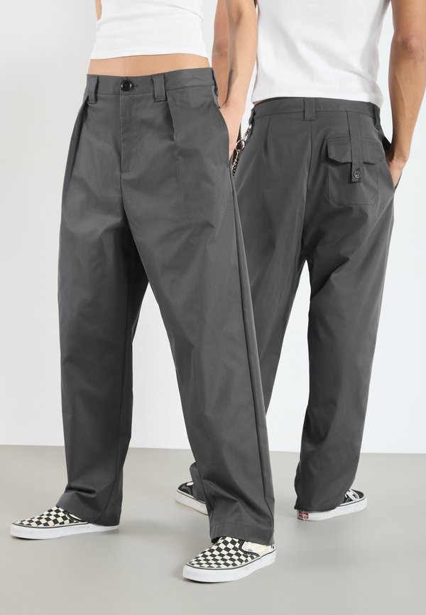 YOURTURN by Zalando PLEATED CASUAL TROUSERS