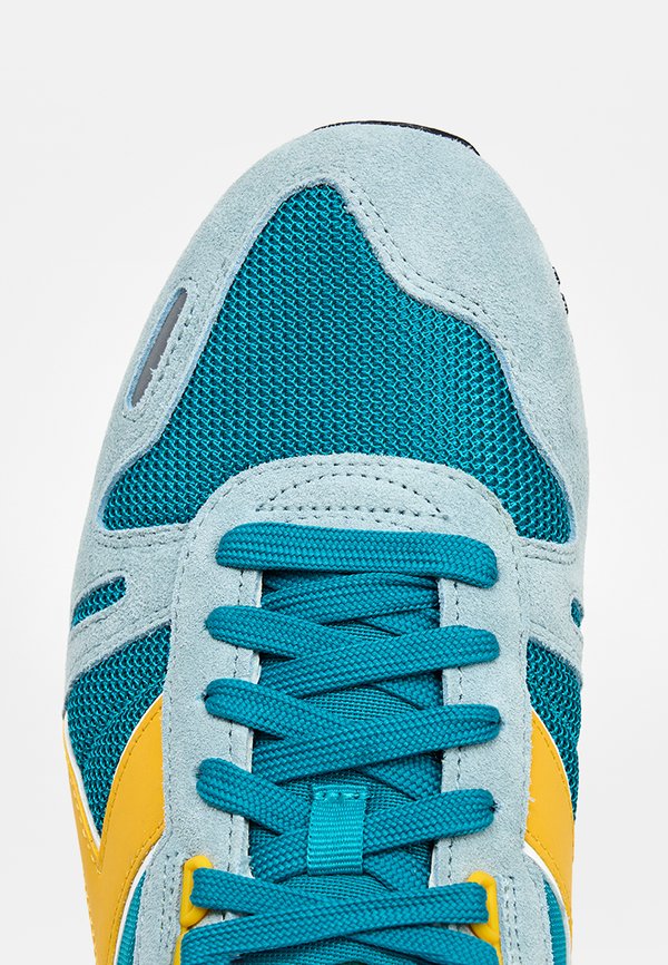 Diadora TITAN