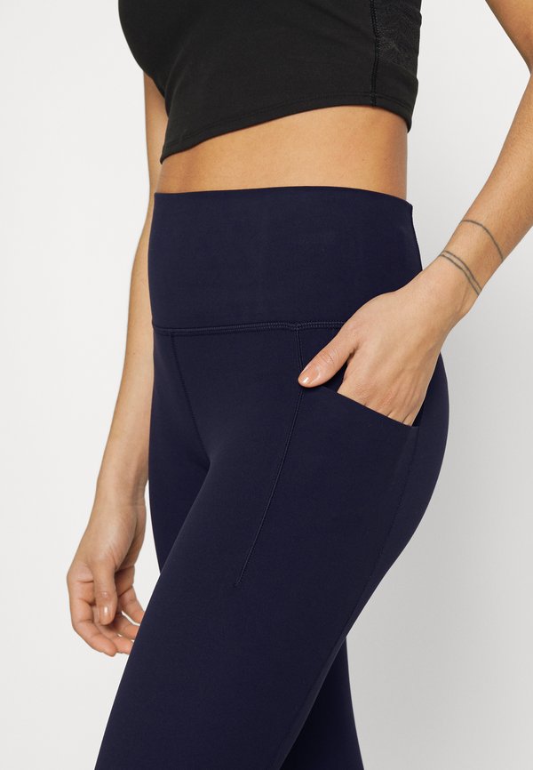 Athleta SALUTATION STASH 7/8