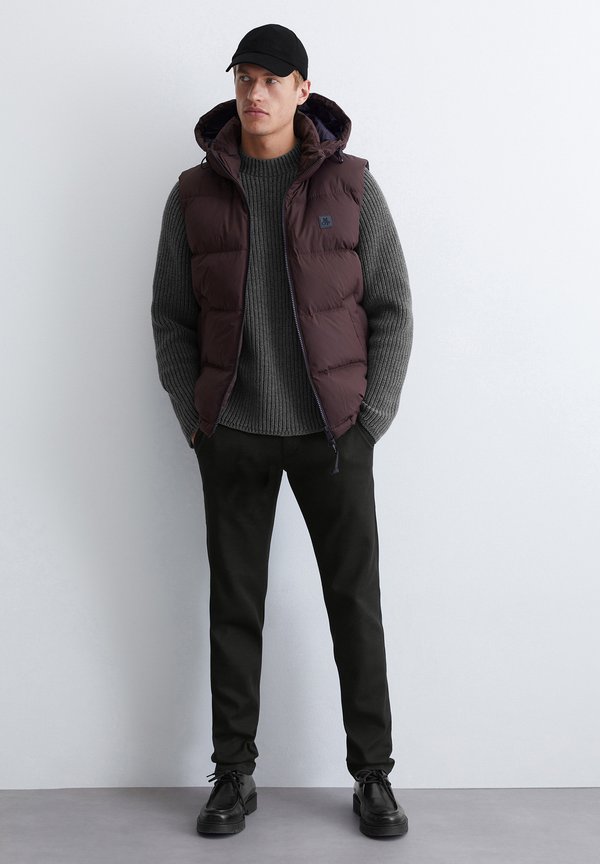 Marc O'Polo  ESSENTIALS