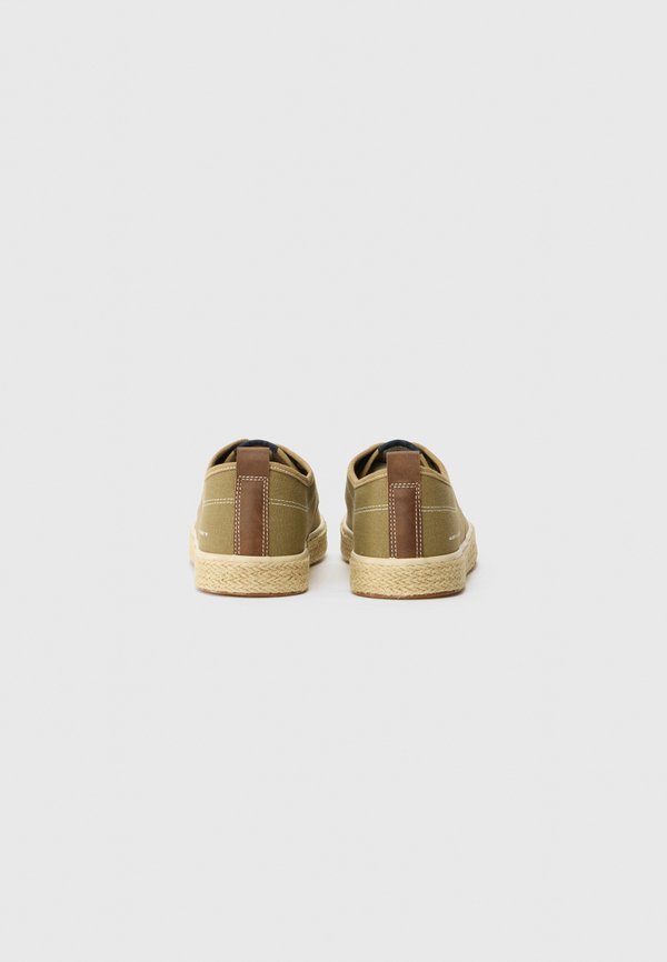 Pier One by Zalando