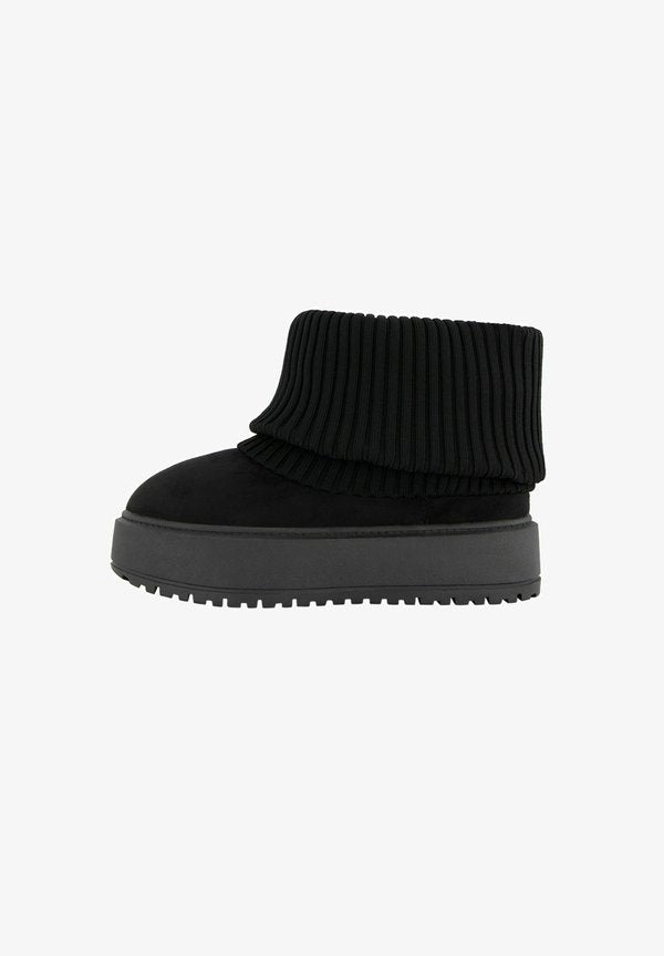 Bershka MIT FELL - Winter boots - black
