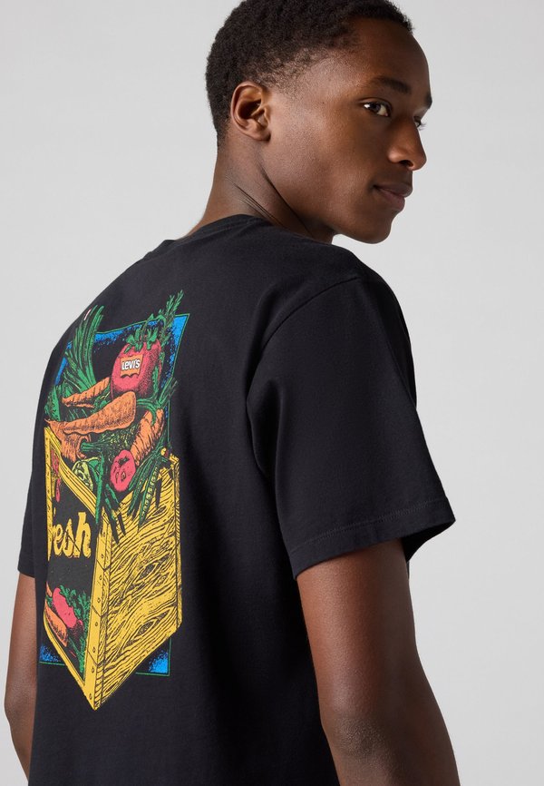 Levi's® VINTAGE FIT GRAPHIC TEE