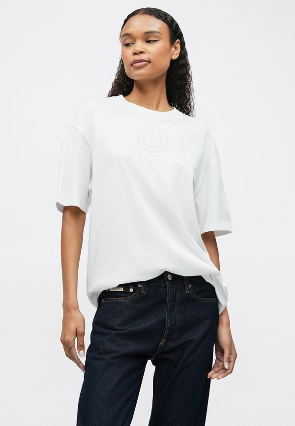HUGO OVERSIZED TEE