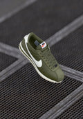 Nike Sportswear CORTEZ - Trainers - med olive/sail