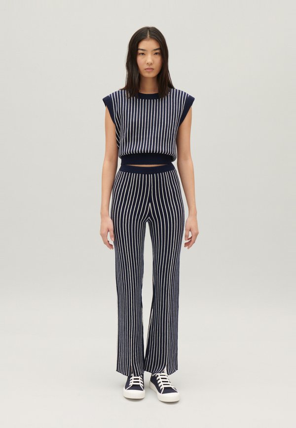 Claudie Pierlot PANTALON MAILLE RAYURES