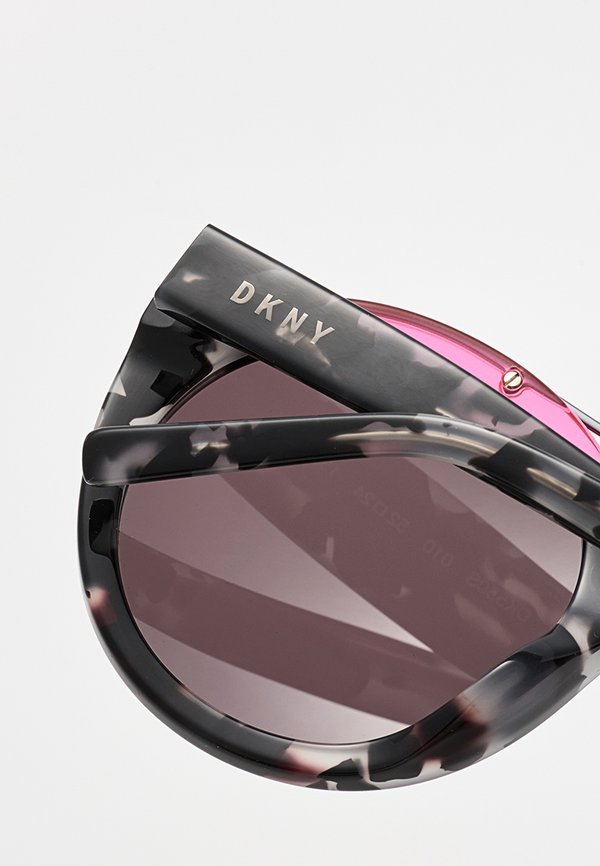 DKNY