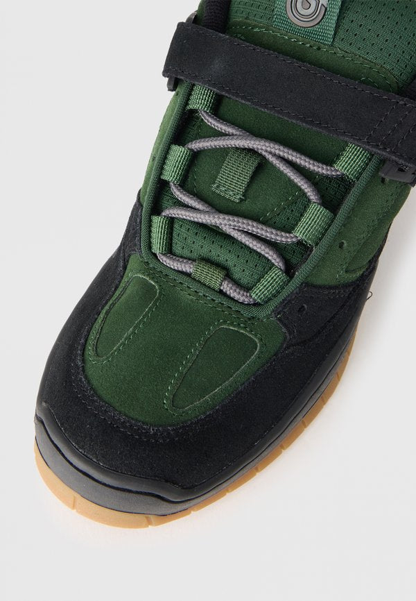 DC Shoes