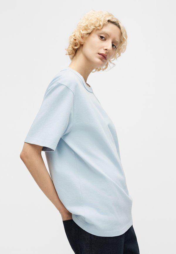 Café Kitsuné BARISTA FOX RELAX TEE