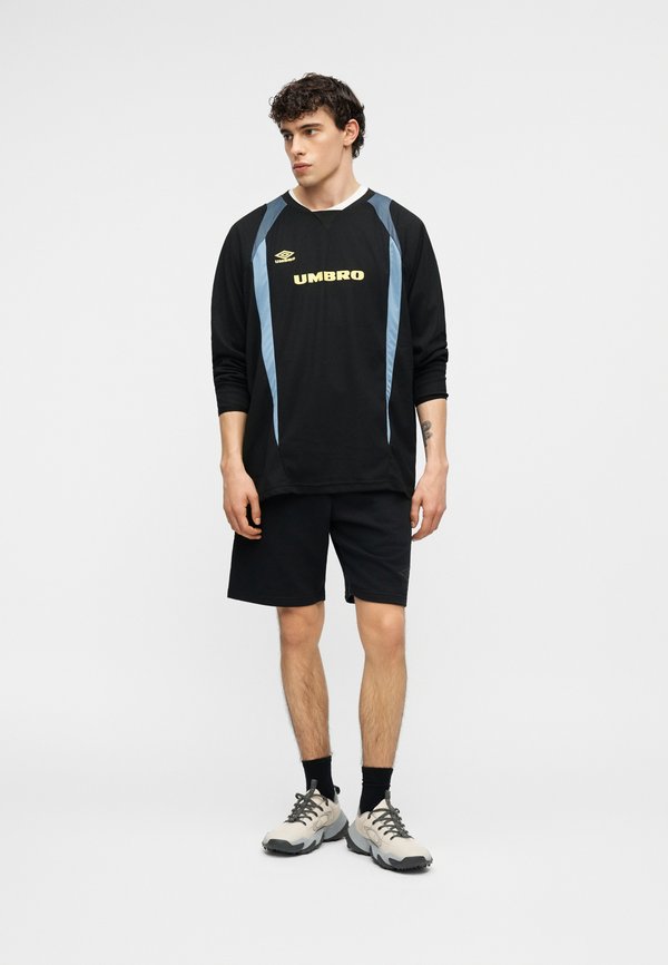 Umbro PANELLED