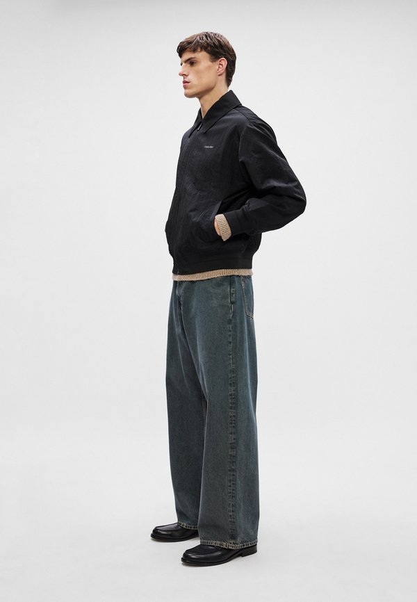 Calvin Klein COLLARED REVERSIBLE