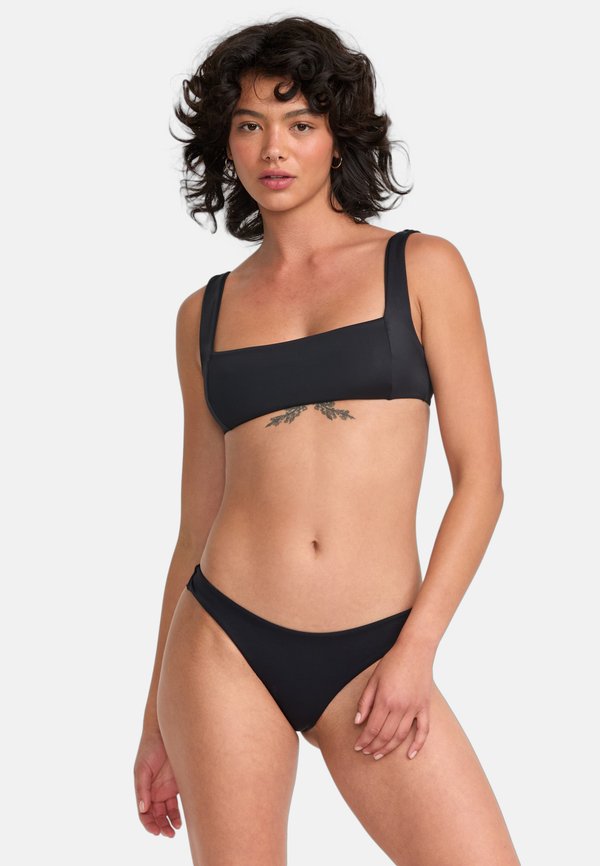 RVCA SOLID SQAURE NECK