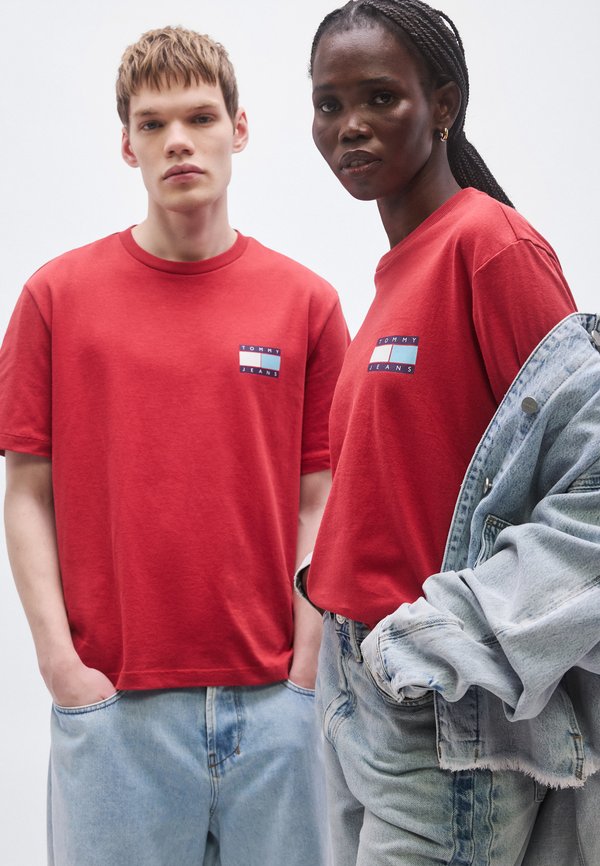 Tommy Jeans 90S MULTI BACK LOGO T-SHIRT