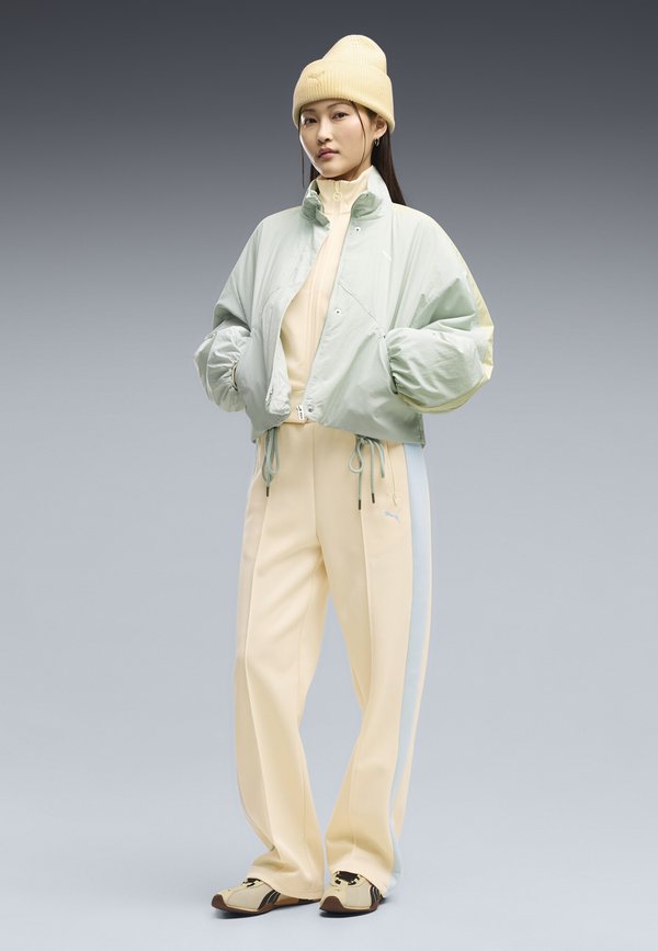 Puma T7 ALWAYS ON STRAIGHT TRACK PANTS OP - Tracksuit bottoms - buttercream-créme de mint
