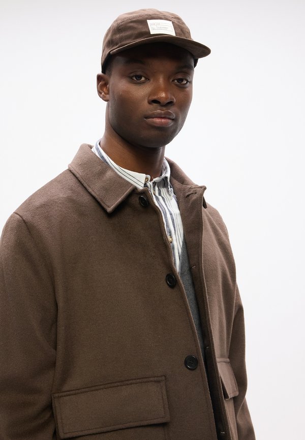 Isaac Dewhirst MIKKEL JACKET