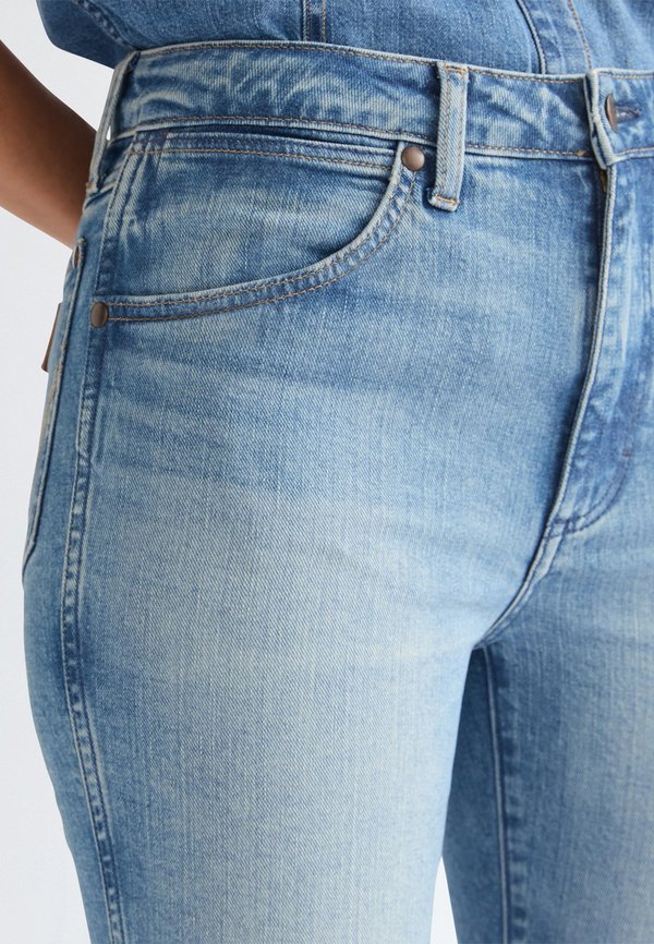 Wrangler KICK FLARE