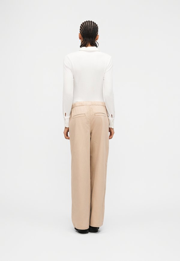 Vero Moda VMVALERIA PULL UP