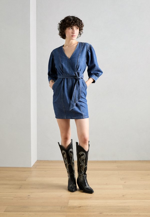 Scotch & Soda BELTED V NECK DRESS
