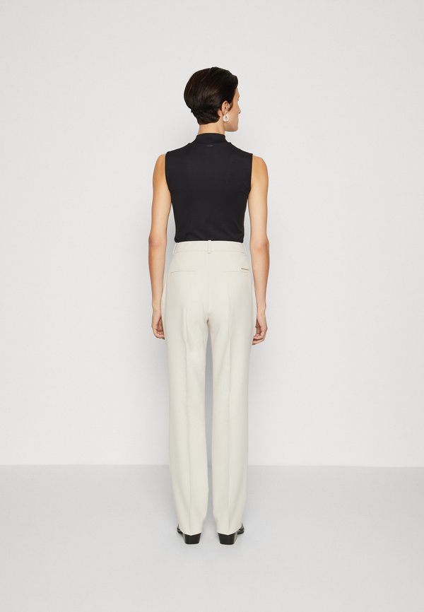 Calvin Klein ESSENTIAL STRAIGHT