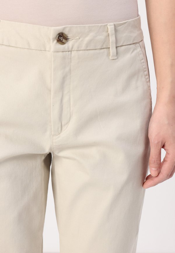 DOCKERS WEEKEND CHINO SLIM ANKLE