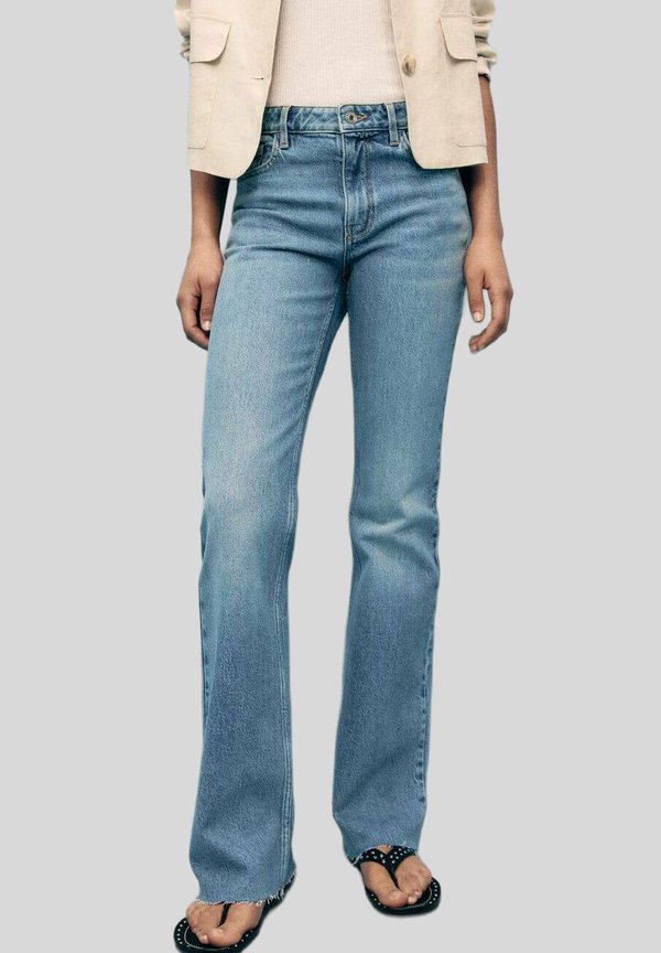 Mango FIONA MID-RISE - Flared Jeans - blue