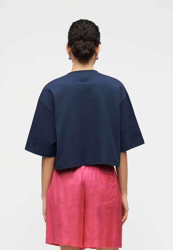 lala Berlin CROPPED CORALI