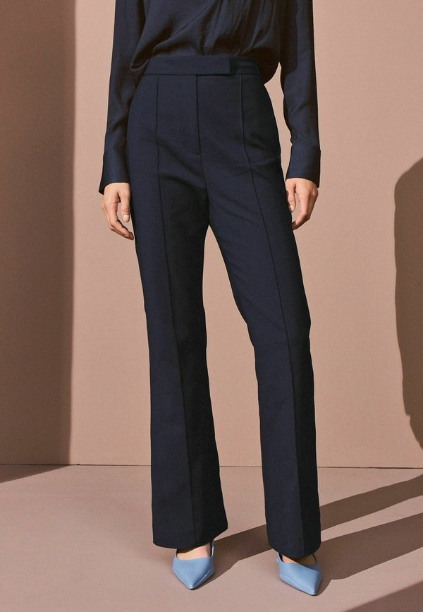 Next ELEGANTE AUSGESTELLTE STRETCH