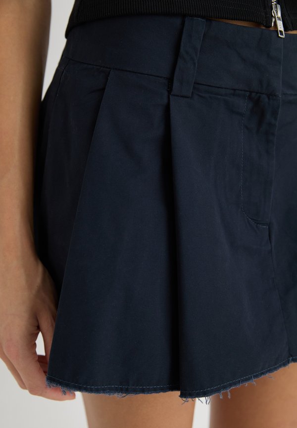 Weekday PLEAT SKIRT