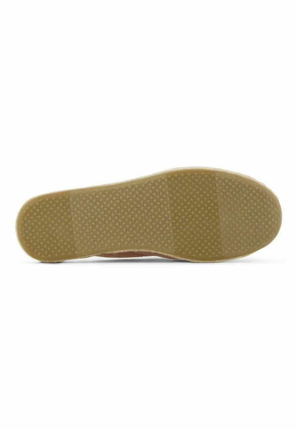 TOMS SANTIAGO