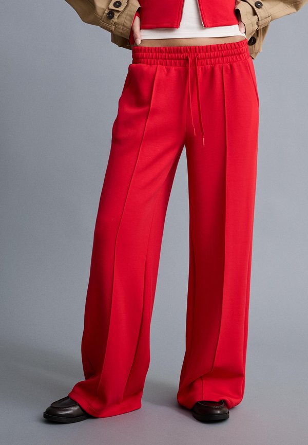 Bershka SOFT TOUCH WIDE-LEG - Tracksuit bottoms - red