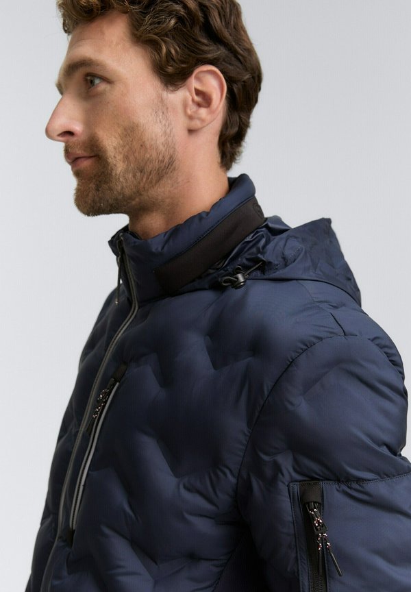 TOM TAILOR HYBRID  MIT VERSTAUBARER KAPUZE