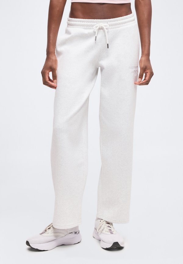 Puma CLASS COMFORT STRAIGHT LEG PANTS  - Tracksuit bottoms - white glow heather