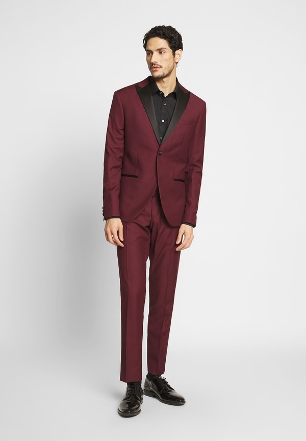 Isaac Dewhirst TUX