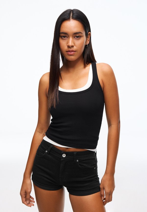 Bershka ROLL-UP - Denim shorts - black