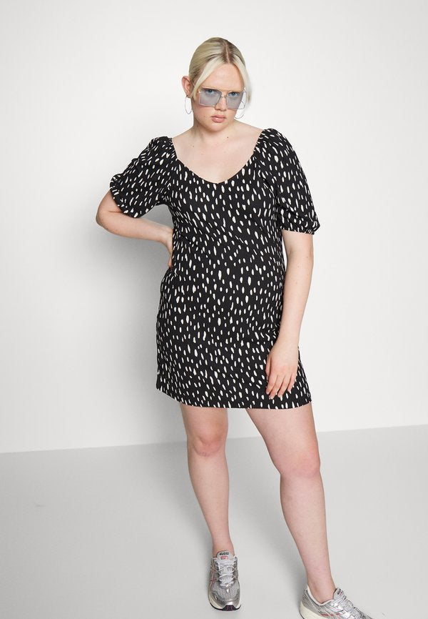 Vero Moda Curve VMGELINA PUFF DRESS